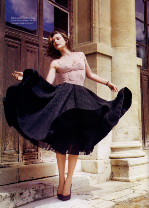 Milla Jovovich photographed by Marcin Tyszka for Elle Russia, Sept 2010.png (1 MB)